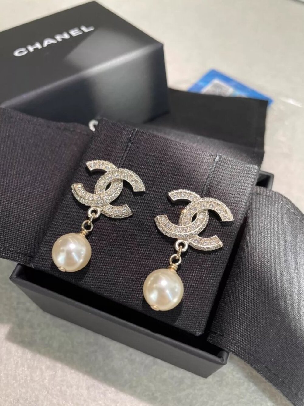 Chanel pearl earrings